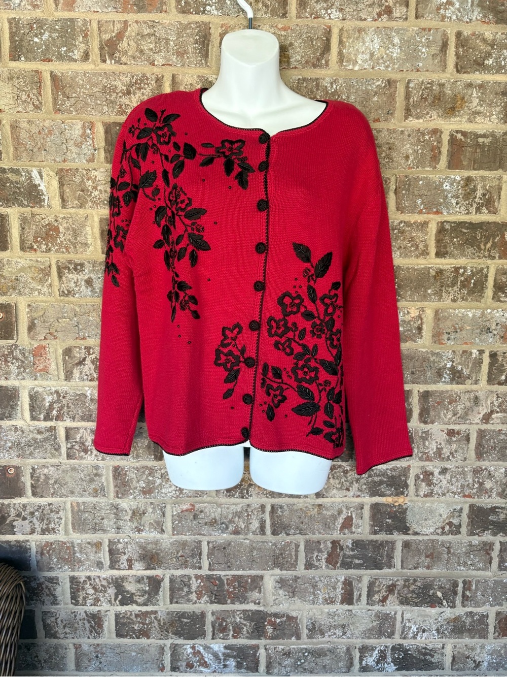 Heirloom Collectibles sz Large vibrant red & black beaded knit vintage cardigan